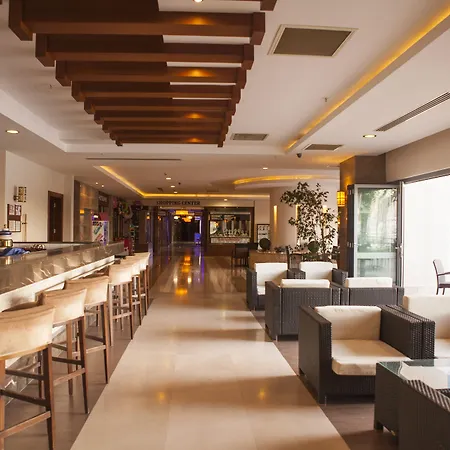 Üdülőközpont Diamond & 5*