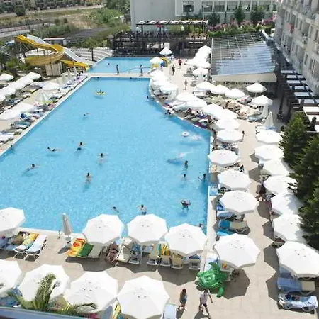 Üdülőközpont Diamond & 5*