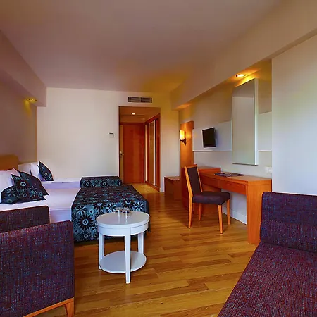 Üdülőközpont Diamond & 5*