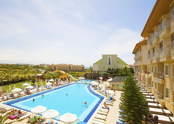 Diamond & Semesteranläggning (resort) 5*