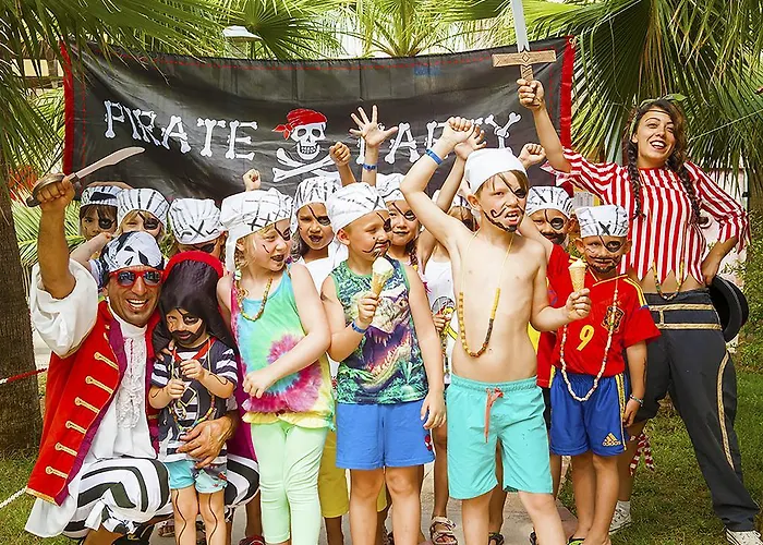 Diamond & Semesteranläggning (resort)